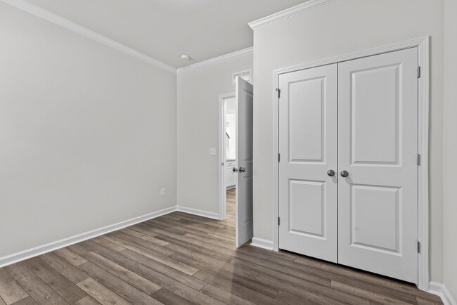 Building Photo - 1105 Red Wing Dr