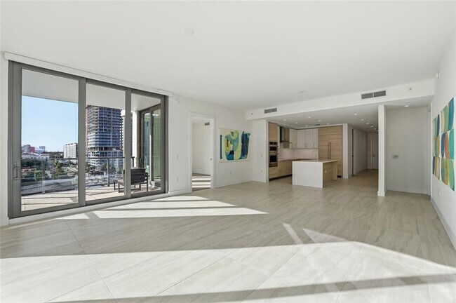 Building Photo - 301 1st St S