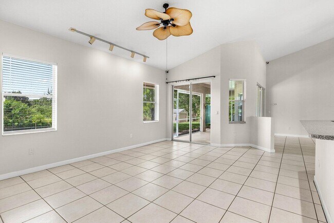 Building Photo - 12208 75th Ln N