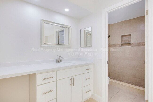 Building Photo - 3143 Kingswood Terrace