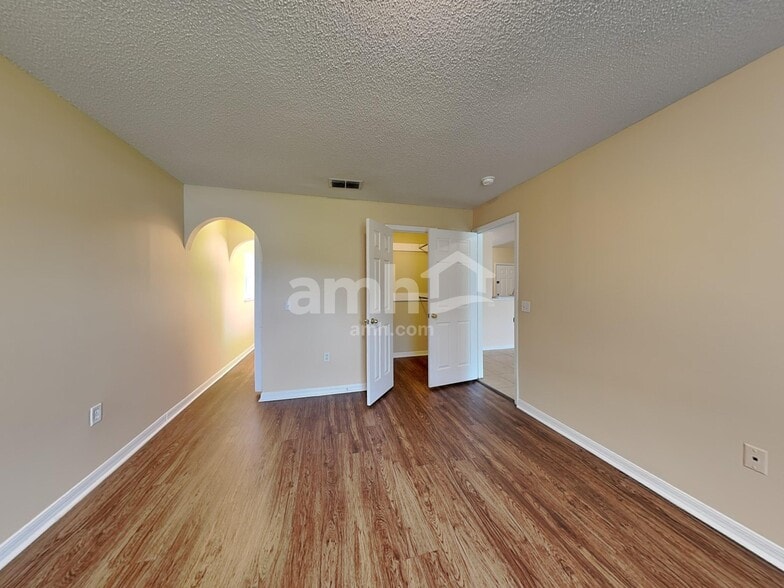 Building Photo - 375 Regal Downs Cir