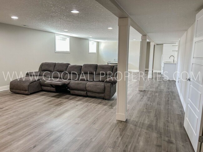 Building Photo - Modern 4 bedroom ranch in Waukee on a corner lot!