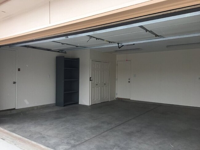 Building Photo - Enchanted Hills - 3BR w/AC