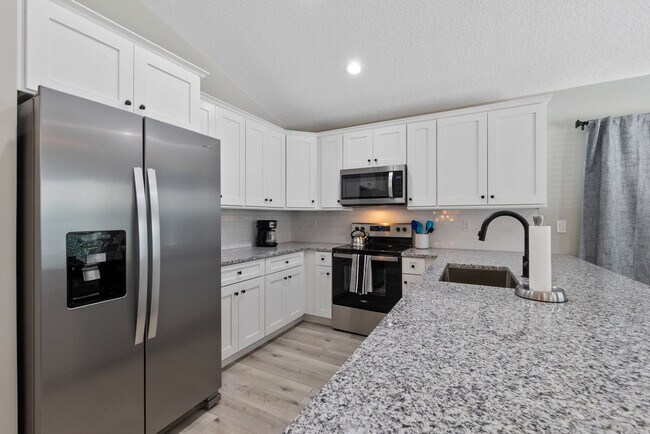 Building Photo - 1004 Josiah St