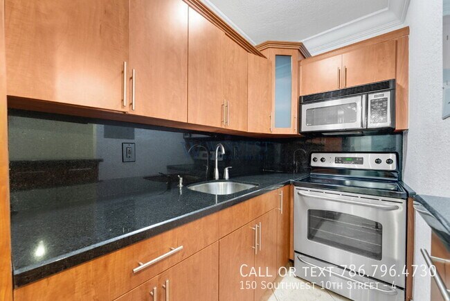 Building Photo - 150 SW 10th St