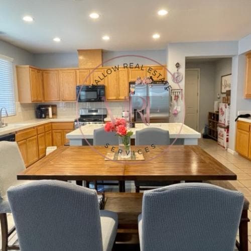 Building Photo - 5578 Poppy Way