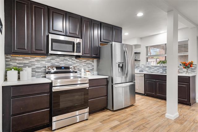 Building Photo - 2808 Escada Dr