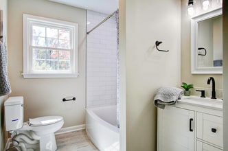 Building Photo - 4523 W Montague Ave