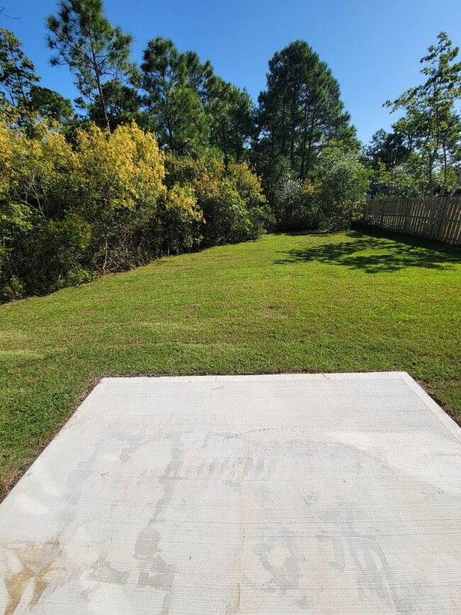 Building Photo - Fenced In, 4Bedroom In Sneads Ferry!