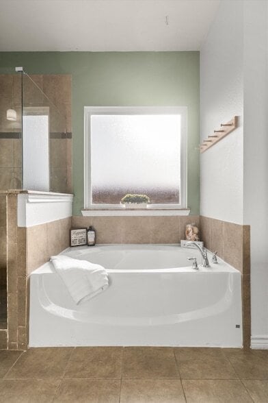 Building Photo - 3700 Linden Ave