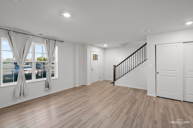 Building Photo - 2906 Reflection Dr