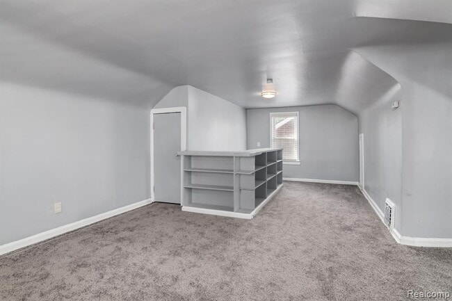 Building Photo - 15810 Robson St