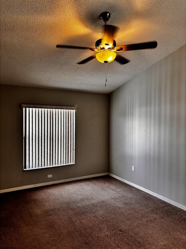 Building Photo - 5220 W Mountainview Cir