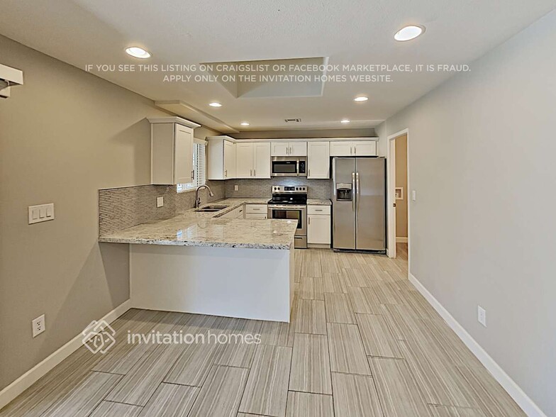 Building Photo - 5424 S El Camino Dr
