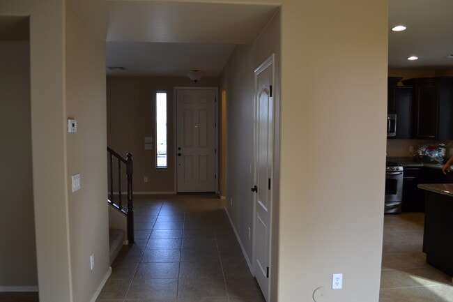 Building Photo - 1715 W Pelican Dr