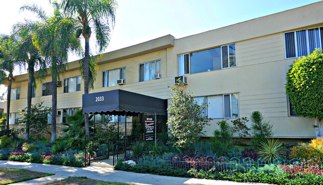 Front of building - 2033 N Beachwood Drive