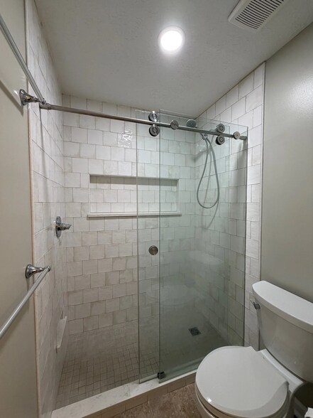 Building Photo - 1170 Lois Ln