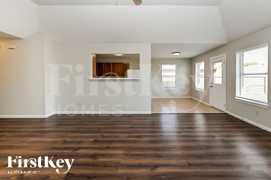 Building Photo - 8222 Sanford St