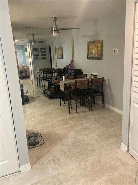 Building Photo - 11628 Royal Palm Blvd