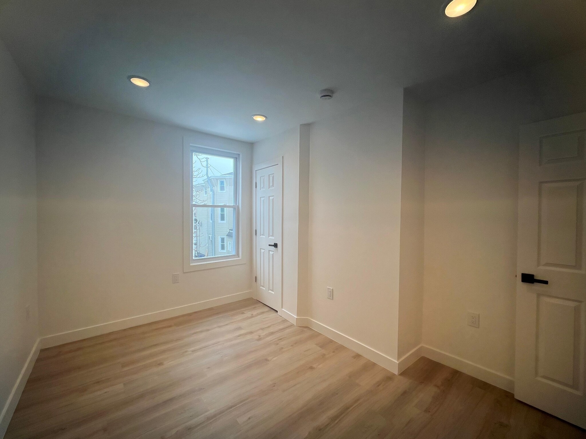 Building Photo - 13 Bartholdi Ave