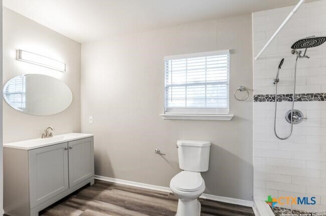 Building Photo - 607 Lovera Blvd