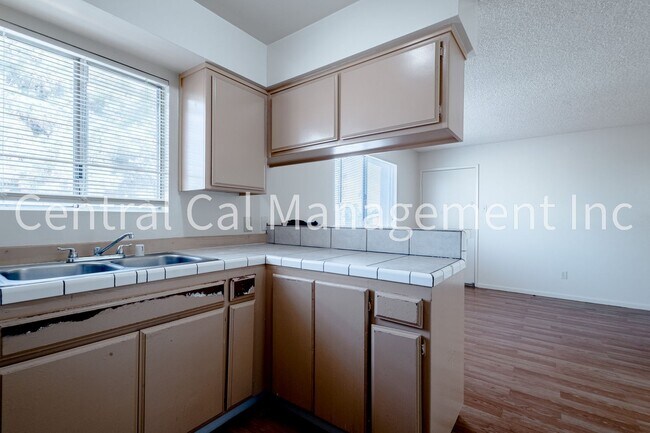 Building Photo - 808 Pershing St