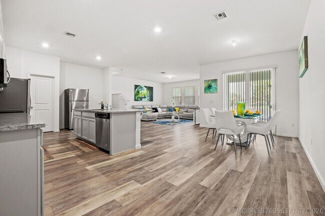 Building Photo - 1826 Lake Cove Dr