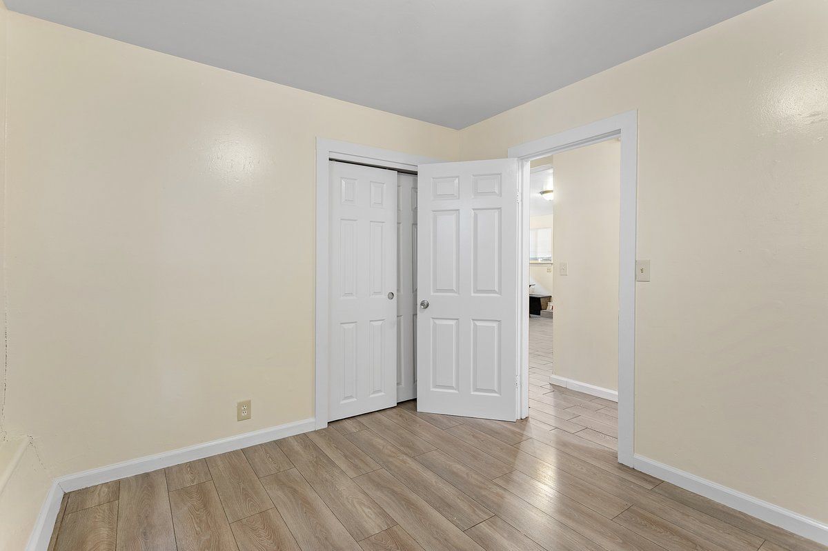 Building Photo - 1809 38th Ave