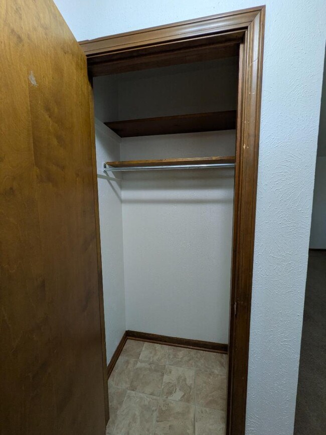Building Photo - 5435 Glenridge Dr