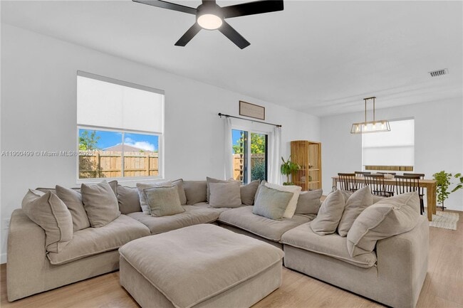 Building Photo - 2444 SE 24th Ave