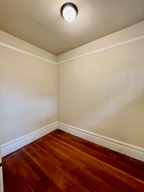 Building Photo - 114 Varennes St
