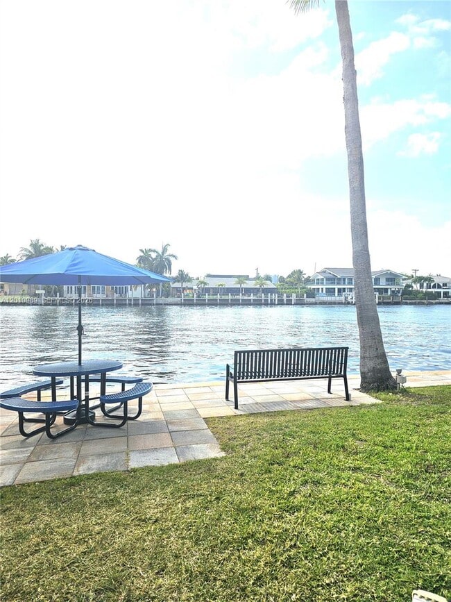 Building Photo - 2097 S Ocean Dr