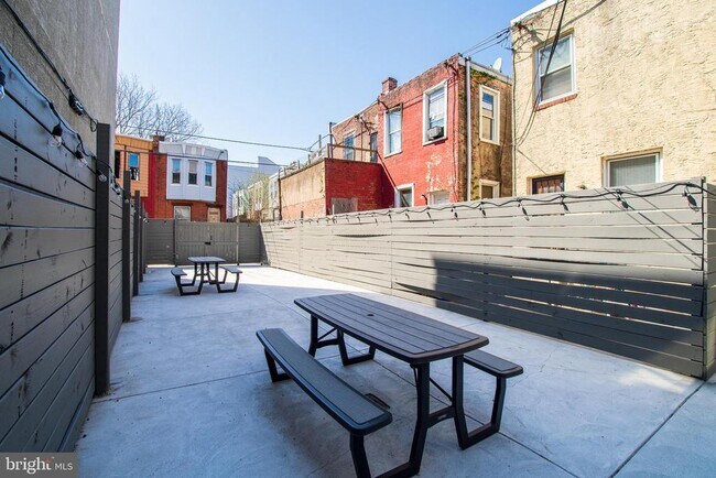 Building Photo - 1300 S 24th St