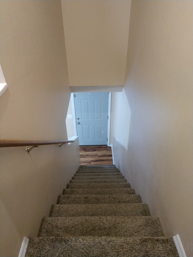 Building Photo - 1819 Summerhaven Ave