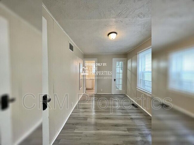 Building Photo - 1838 S Armstrong St