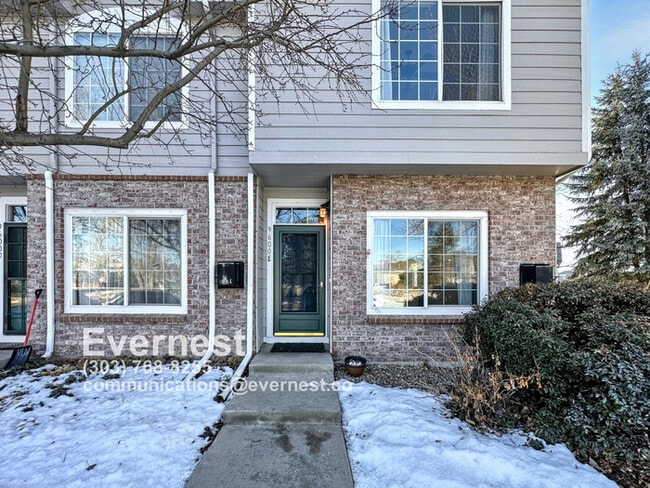 Building Photo - Modern 3-Bedroom Home with Ideal Location ...