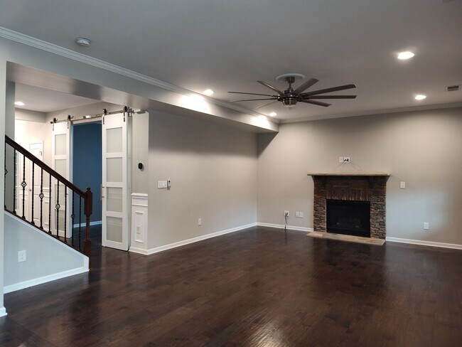 Building Photo - Georgeous 3 bedroom, 2.5 bathroom home located in the Stafford at Longtree community!