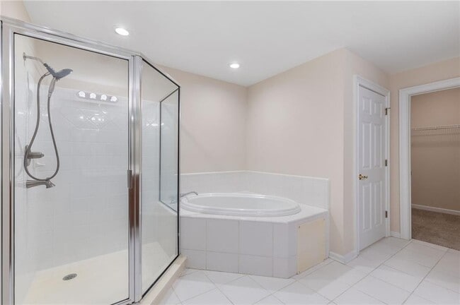 Building Photo - 3275 Lenox Rd NE