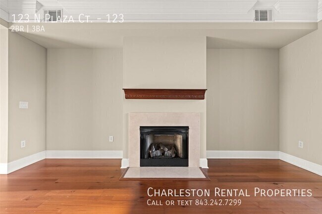 Building Photo - 123 N Plaza Ct