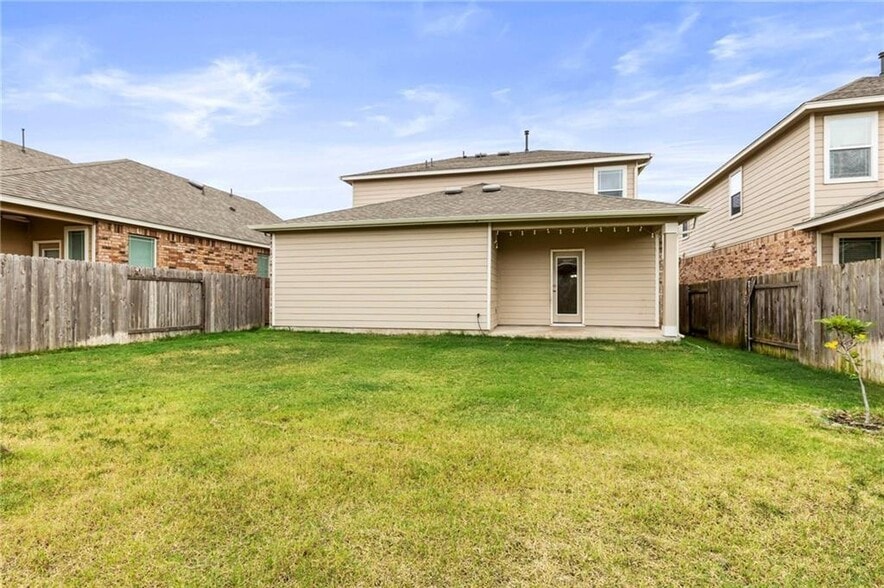 Building Photo - 201 Danablu Dr