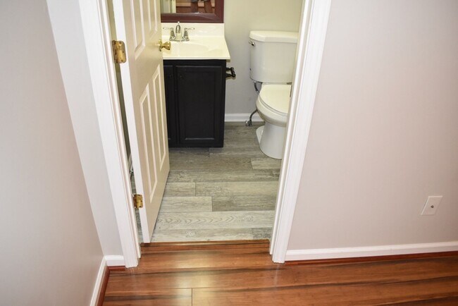 Building Photo - 3 Bed/2 Bath Home in East Nashville, Pet F...