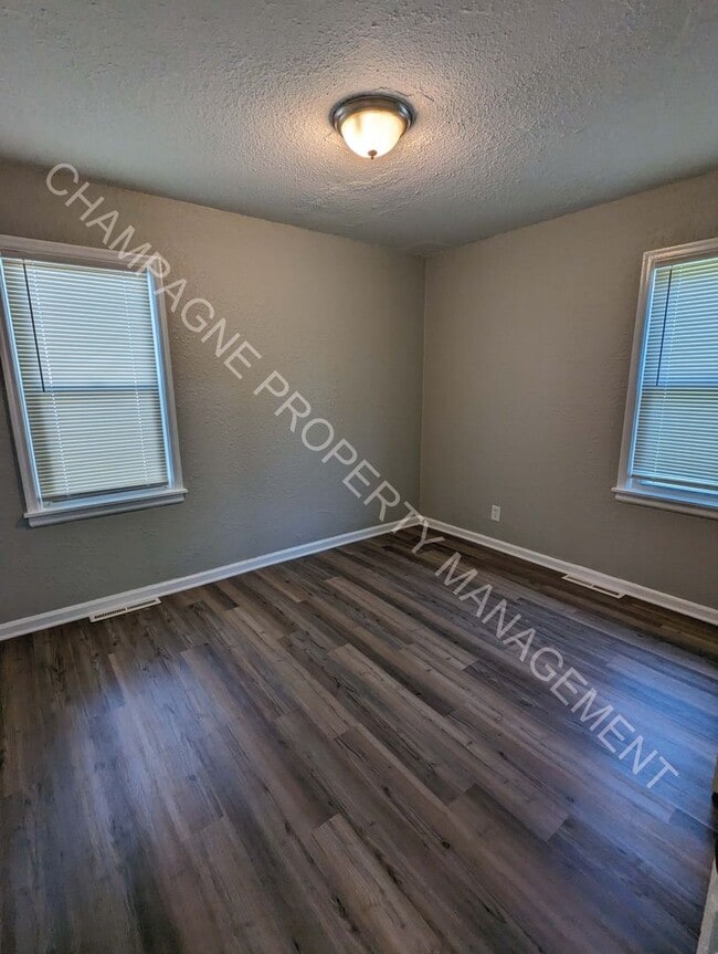 Building Photo - Updated Single Family Home