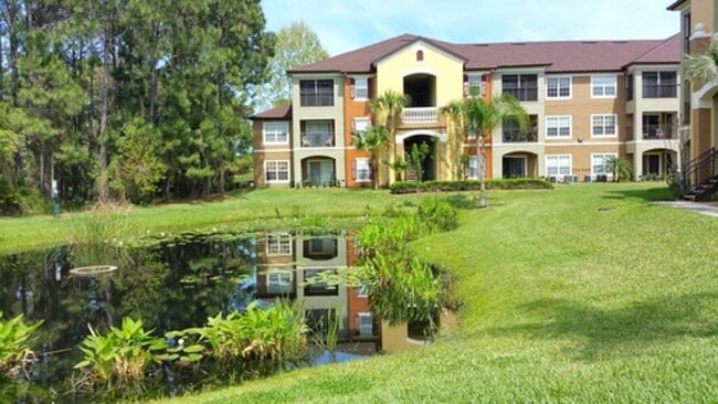 Building Photo - Gorgeous  Forest View, Wood Floors  1/1 condo for RENT @The Crest close to UCF.