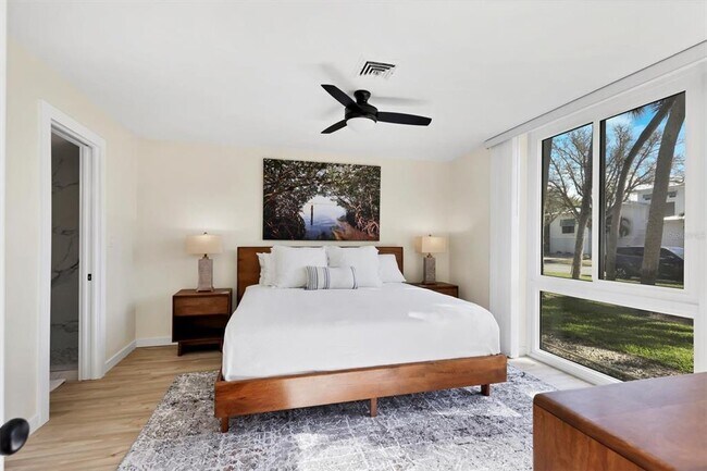 Building Photo - 500 S Washington Dr