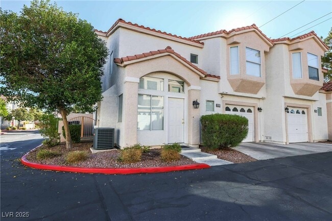 Primary Photo - 6833 Coral Rock Dr