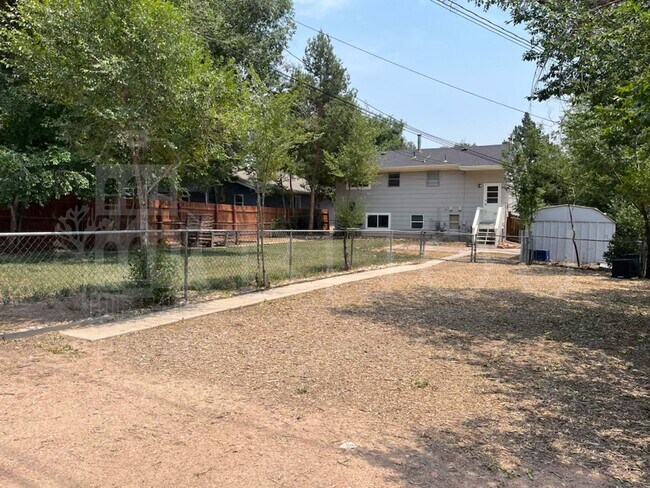 Building Photo - 2224 Cooper Ave