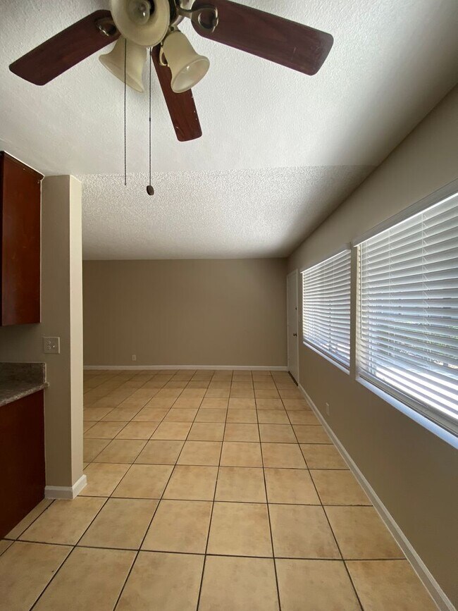Interior Photo - 6175