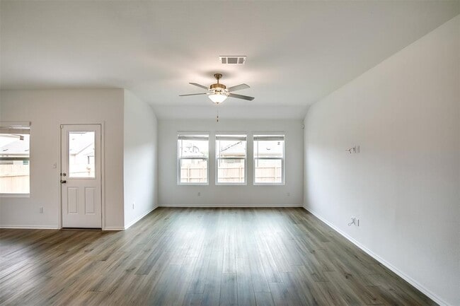 Building Photo - 1740 Catahoula Dr