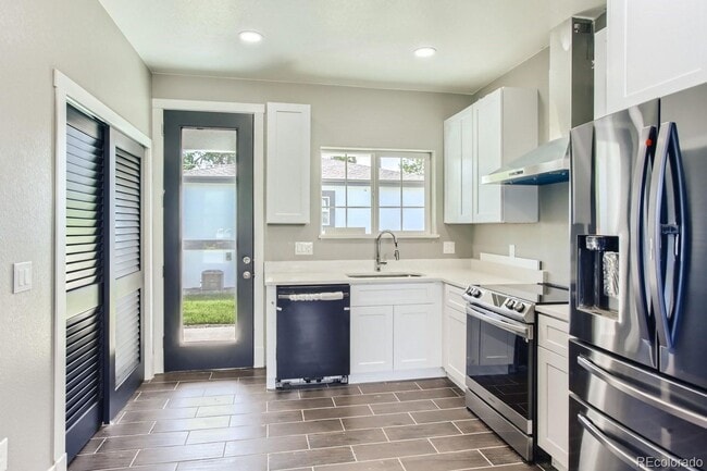 Building Photo - Beautiful newly built 2 bed, 2 bath home