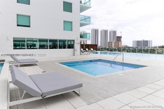Building Photo - 400 Sunny Isles Blvd